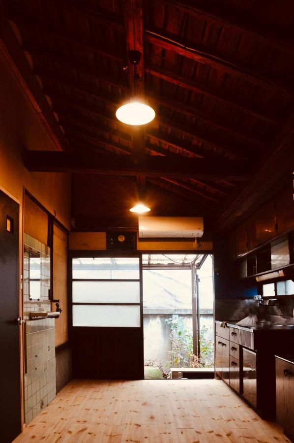 Bakushuku Den Guest House Brew Мацуяма Екстериор снимка