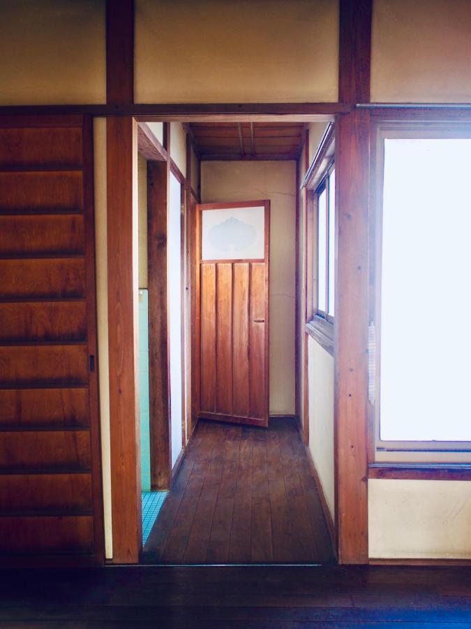 Bakushuku Den Guest House Brew Мацуяма Екстериор снимка